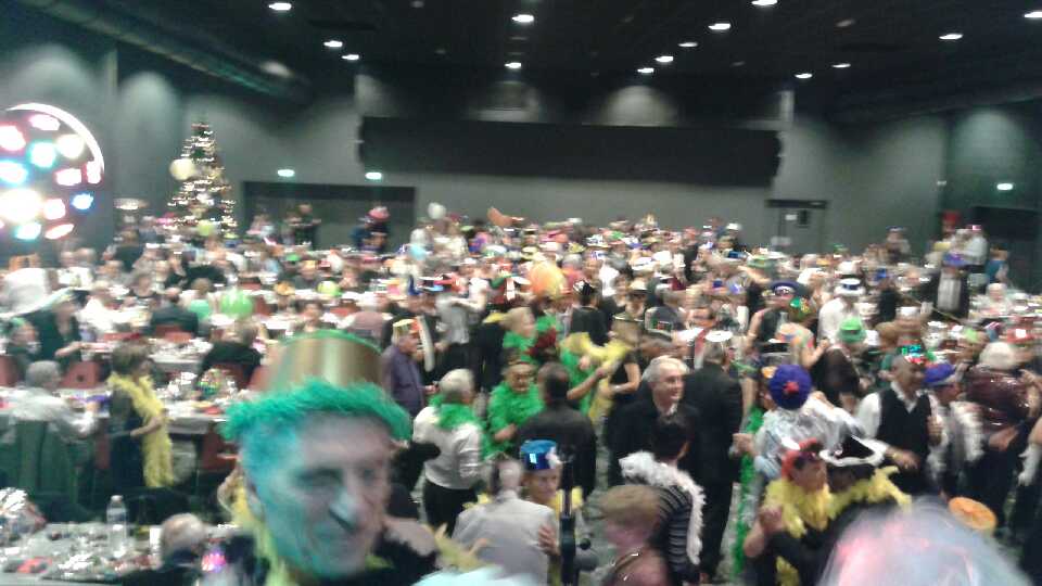 Ca c'est du Réveillon !!! 450 personnes en folie 