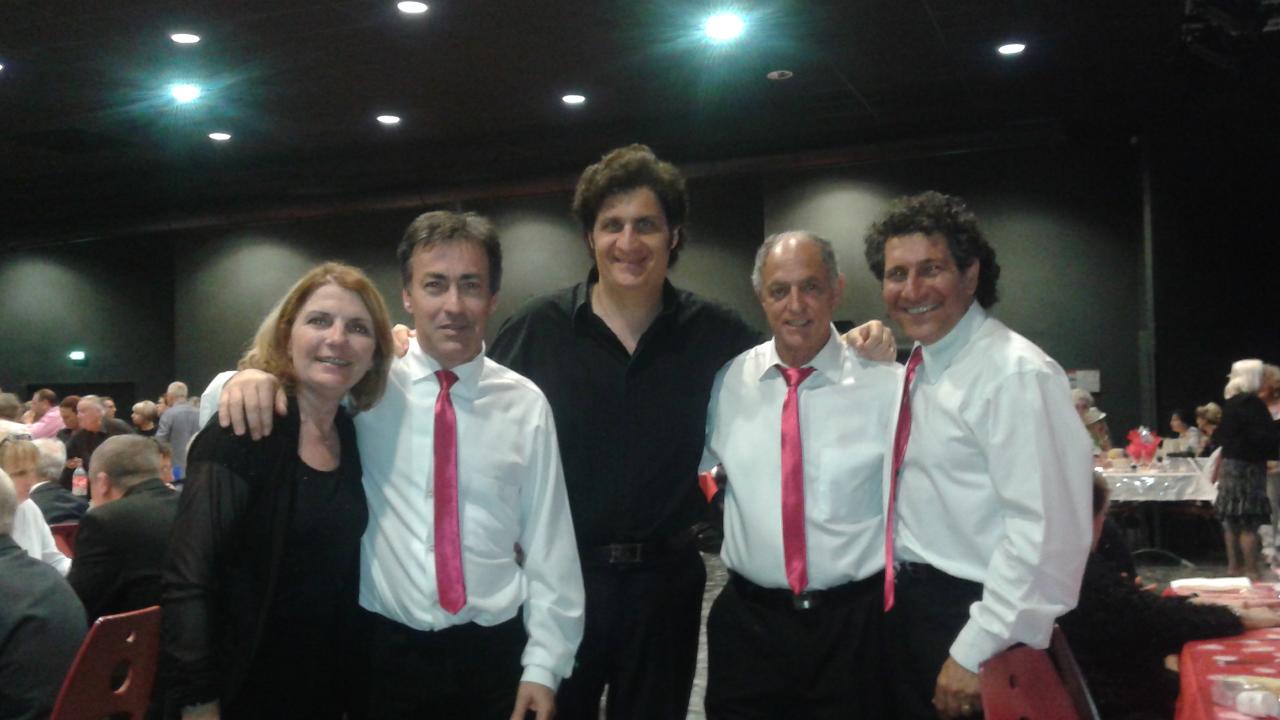 B AZUR ET JOE DASSIN  SHOW SIXFOURS 25-04